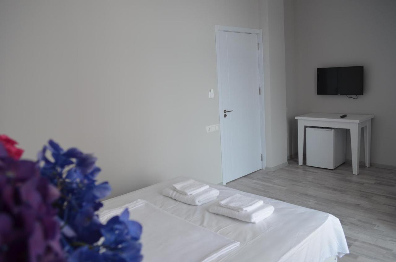 Guest House Madonna Kobuleti Εξωτερικό φωτογραφία