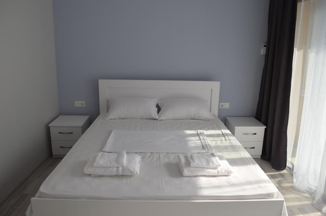 Guest House Madonna Kobuleti Εξωτερικό φωτογραφία