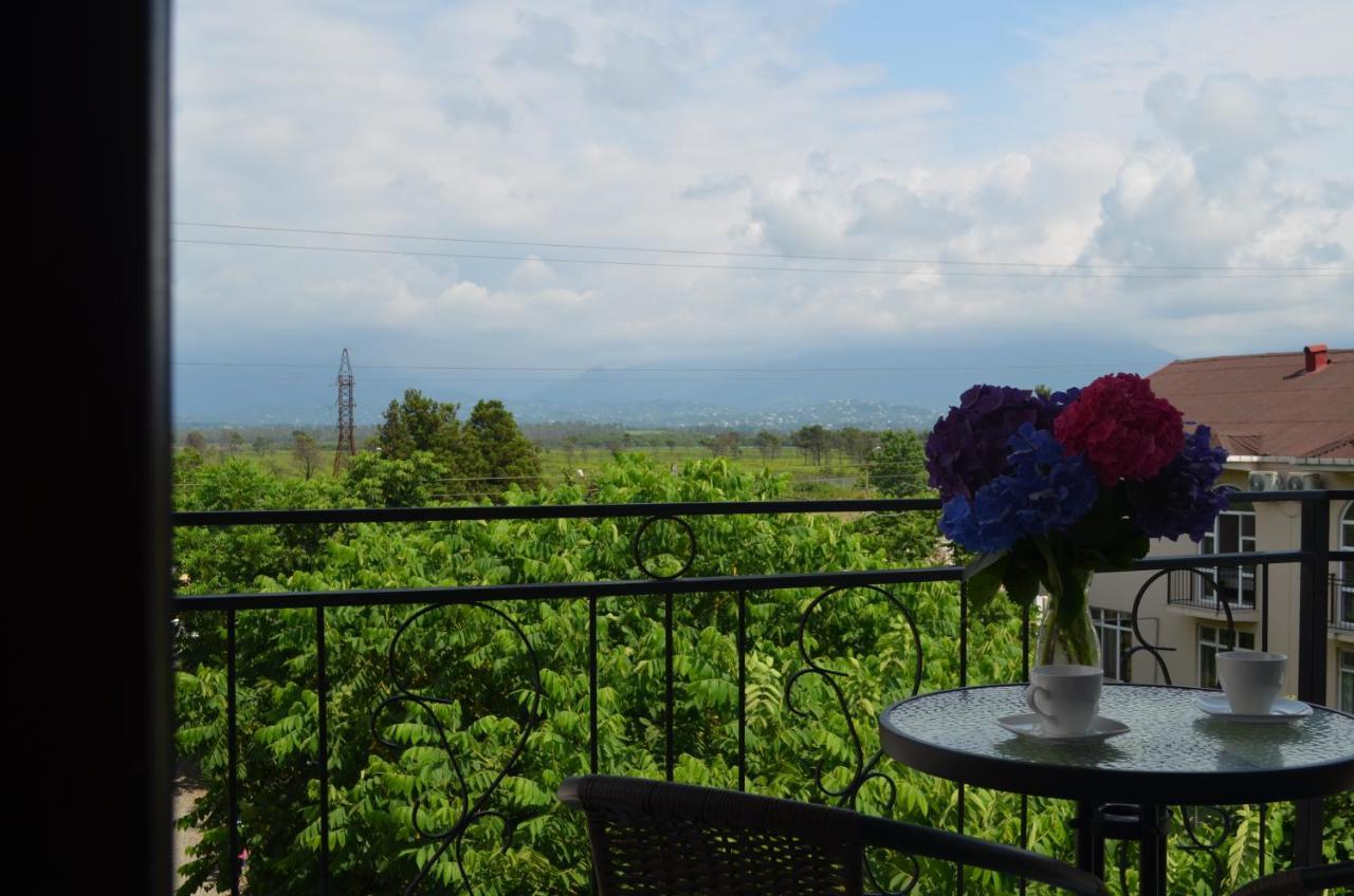 Guest House Madonna Kobuleti Εξωτερικό φωτογραφία