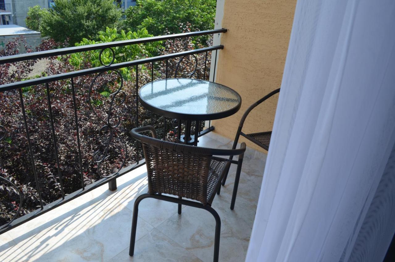 Guest House Madonna Kobuleti Εξωτερικό φωτογραφία