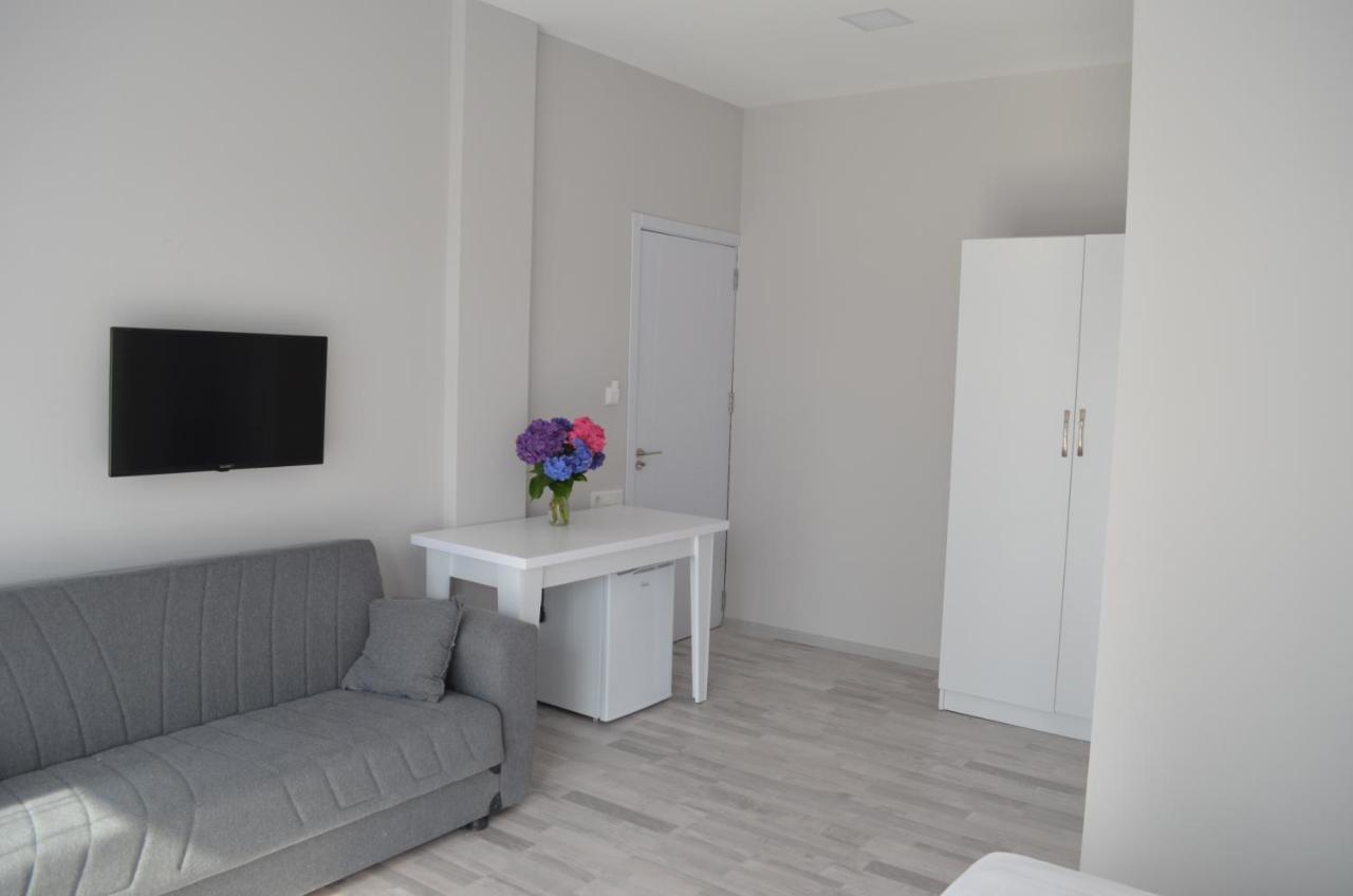 Guest House Madonna Kobuleti Εξωτερικό φωτογραφία