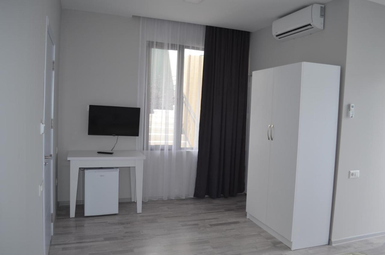 Guest House Madonna Kobuleti Εξωτερικό φωτογραφία