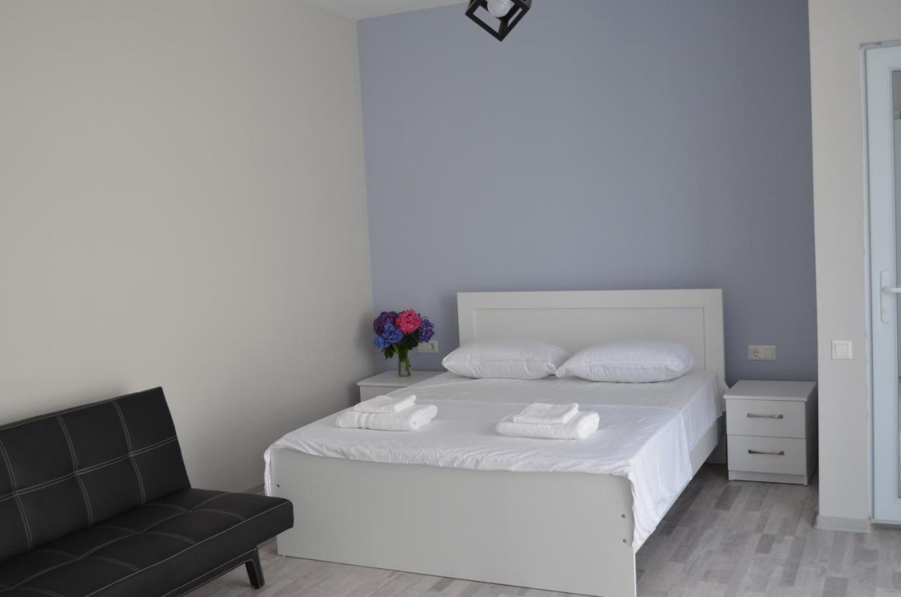 Guest House Madonna Kobuleti Εξωτερικό φωτογραφία