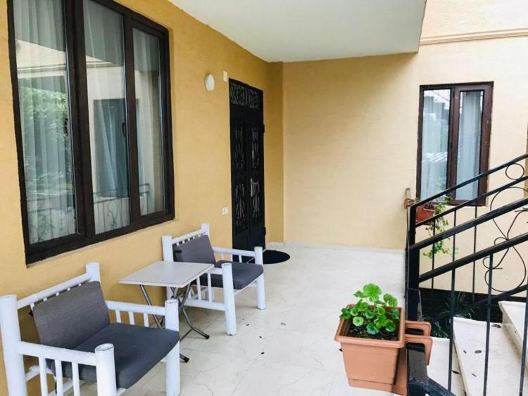 Guest House Madonna Kobuleti Εξωτερικό φωτογραφία