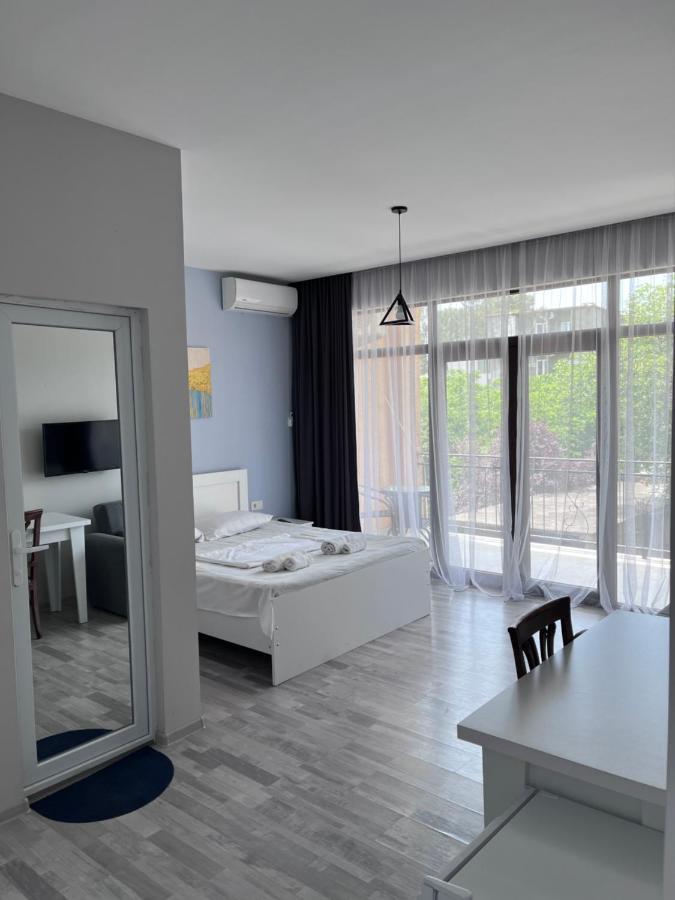 Guest House Madonna Kobuleti Εξωτερικό φωτογραφία