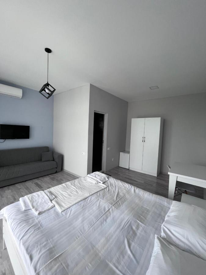 Guest House Madonna Kobuleti Εξωτερικό φωτογραφία