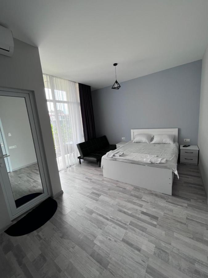 Guest House Madonna Kobuleti Εξωτερικό φωτογραφία