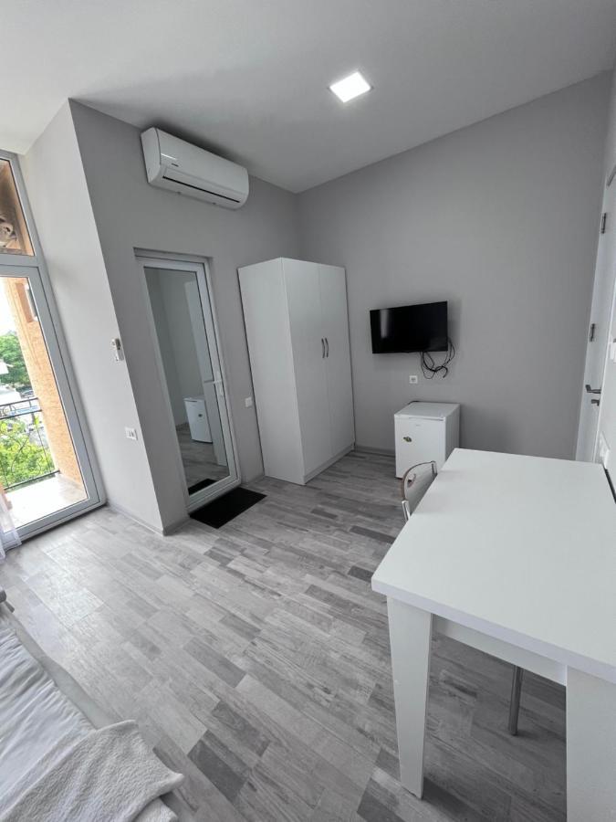 Guest House Madonna Kobuleti Εξωτερικό φωτογραφία