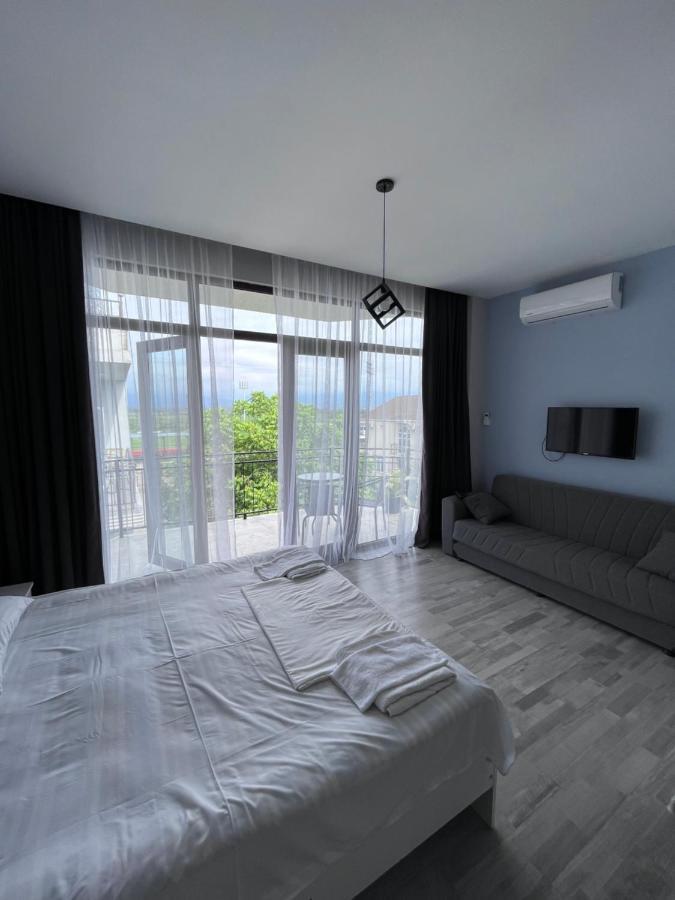 Guest House Madonna Kobuleti Εξωτερικό φωτογραφία